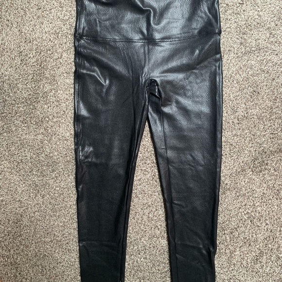Spanx faux leather snake leggings (xl) - Picture 2 of 3